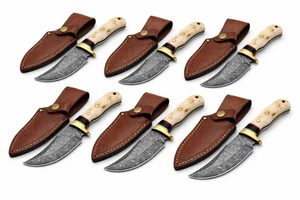 Lot de 8 couteaux en acier Damas faits à la main de 7 pouces, manches en corne, étuis en cuir, couteau à dépecer - Product Image 3