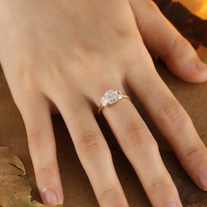 Anillo de Compromiso de Lujo Roy Diamond para Mujer, Oro Amarillo y Blanco de 14K, Diamante Cultivado en Laboratorio de 1.0ct, Engaste de Garras, Ideal para Regalo o Fiesta - Product Image 6