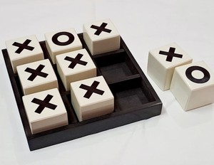 Jeu de Tic Tac Toe de luxe fait main en résine époxy, thème dessin animé, plateau XO, statue en résine, décoration d'intérieur, cadeau - Product Image 1