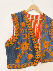 Wholesale <b>Velvet</b> Suzani Embroidery Lightweight Short Floral Cotton Vest <b>Coat</b> for <b>Women</b> Handmade Boho Ethnic Pullover Jacket - Product Image 3