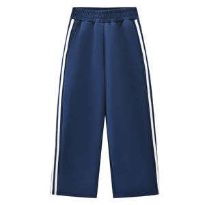 Pantalon unisexe personnalisé avec logo, imprimé football, coupe oversize, streetwear décontracté pour hommes, idéal pour les sororités et universités au printemps - Product Image 1