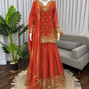Conjunto Kurti Sharara de Ramdev Trading, elegante, de georgette sintético pesado, estilo moderno, con bordado de lentejuelas y dupatta a juego, para fiestas. - Product Image 1