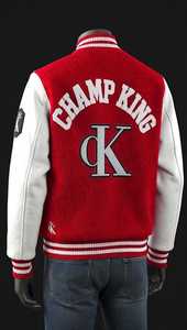 เสื้อแจ็คเก็ตวาร์ซิตี้สีแดงสำหรับผู้ชาย Champ King พร้อมโลโก้ปักและแขนเสื้อสีขาว - Product Image 6