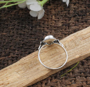 Bague de mariage solitaire classique bohème en argent sterling 925 avec serti clos et citrine taille brillant, faite à la main, certifiée Jaipur - Product Image 2