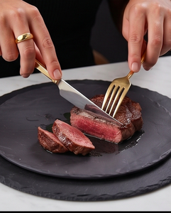 Ensemble de couverts en acier inoxydable doré mat avec poignée ouverte, finition PVD doré mat et design à boucle ouverte, idéal pour les mariages, les restaurants et les hôtels. - Product Image 6