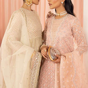 Magnifique tenue de mariage de couleur rose pour femmes musulmanes, costume Sharara Gharara de haute qualité conçu par des designers - Product Image 2