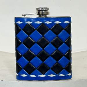 Petaca de Acero Inoxidable y Cuero Genuino a Cuadros de 7oz, Portátil, para Whisky y Vodka, Regalo Perfecto para Actividades al Aire Libre - Product Image 5