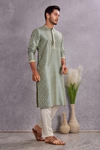 Kurta en coton vert clair pour homme avec broderie au col, coupe classique, longueur cheville, tenue traditionnelle indienne et pakistanaise - Product Image 2