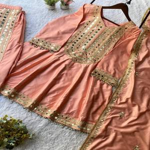 Conjunto Kurti Dhoti de Diseñador VASTRA COTTAGE en Chanderi con Bordado de Espejo Real y Encaje, Dupatta de Chanderi, para Fiestas y Eventos - Product Image 5