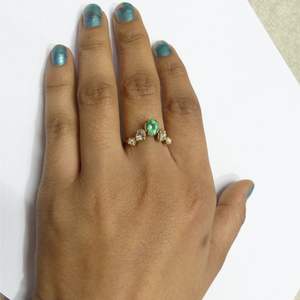 แหวนเงินแท้ 925 ชุบทอง ประดับมรกตทรงโพลกี้ สำหรับทุกเพศทุกวัย สั่งซื้อขั้นต่ำน้อย สไตล์โบราณ - Product Image 2