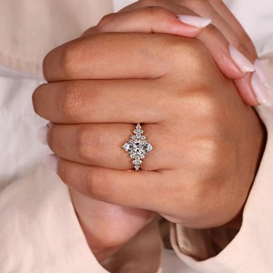 Anillo de Compromiso con Diamante Cultivado en Laboratorio Marquise_ Engaste Muse de Oro Inspirado en la Naturaleza - Certificado IGI - Product Image 1