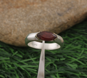 Anillo de Plata de Ley 925 con Granate Rojo Corte Marquesa, Anillo con Gema Roja Natural Corte Marquesa, Joyería Fina Hecha a Mano al por Mayor para Mujer - Product Image 4