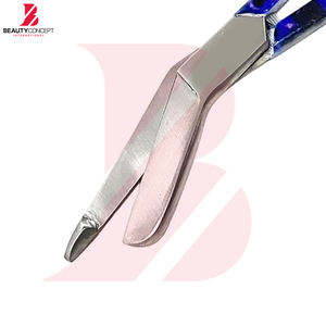 Tijeras de Acero Quirúrgico de Alta Calidad y Ligeras para Corte Seguro en Medicina, Primeros Auxilios y Cuidado de Heridas - Product Image 6