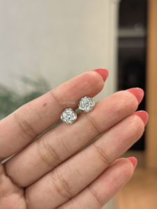 Boucles d'oreilles clous exclusives en or massif, style tulipe, avec diamants de laboratoire ronds de 1,46 carat VS EF – Bijou élégant pour femme - Product Image 1