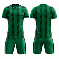 Ensemble de maillots de football unisexe personnalisés avec impression par transfert thermique, respirant, séchage rapide, anti-UV, extensible dans les 4 sens, short inclus