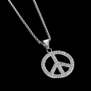 Colgante de Lujo con Símbolo de Paz de Alta Demanda con Cristales de Estrás, Estilo Hip Hop, Joyería Unisex para Uso Diario de Proveedor Indio - Product Image 3