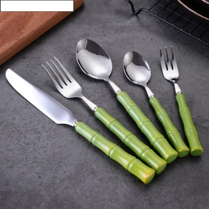 Serie de Cubiertos Contemporáneos para Hostelería, Diseñados para Servir en Eventos y Cenas en el Hogar, que Ofrecen un Juego de Cubiertos de Uso Repetido Consistente - Product Image 2