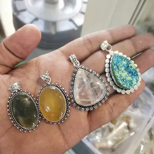 New Cao Cấp Đa Màu Sắc Tùy Chỉnh Agate Mặt Dây Tinh Thể Tự Nhiên Hình Dạng Không Đều Mặt Dây Đánh Bóng Đá Quý Unisex Mặt Dây Chuyền