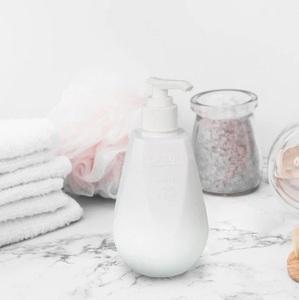 Après-shampoing pour cheveux et cuir chevelu 300ml Parfum herbal doux Adultes Unisexe Crème / Lotion Origine Singapour - Product Image 1