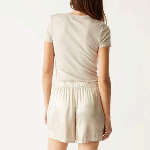Women's Loose Fit Cotton Oxford Shorts Solid Color <b>Elastic</b> Waist Casual Mid Rise Breathable Woven Fabric Short <b>Skirts</b> - Product Image 3