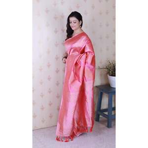 ผ้าซารีเด็กสีชมพูอ่อน ยี่ห้อ Elite Weaves ผ้าไหมเนื้อนุ่ม ลาย Bandhani Leheriya Zari ทอแบบยืดได้ ดีไซน์ดั้งเดิม สวยสง่า เหมาะสำหรับงานกลางคืน - Product Image 5