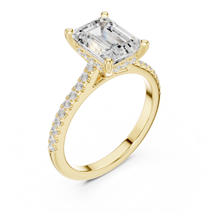 Bague de fiançailles en or jaune avec diamant taille émeraude et pierres pavées sur les côtés pour femme, bijoux fins de mariée - Product Image 4