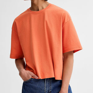 Camiseta de Corte Cuadrado de Alta Calidad con Logotipo Personalizado, 240 GSM, 100% Algodón, Hombros Caídos, Estilo Oversize y Corto para Hombre - Product Image 3