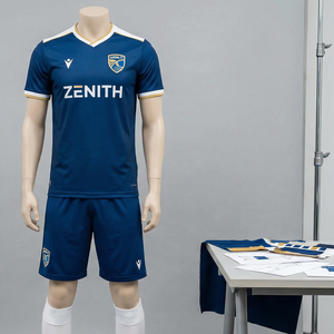 Ensemble complet de maillot de football personnalisé 2026 pour homme, sans manches, col rond, sublimation, bleu marine et or, en polyester respirant - Product Image 1