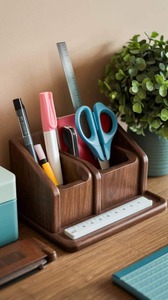Organisateur de bureau en bois fait main le plus vendu, porte-stylos et support de téléphone pour le bureau, la maison et l'étude, en vente - Product Image 6