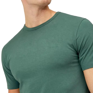 Camiseta Verde Lisa para Hombre a Precio Económico, Cuello Redondo, Manga Corta, Tela Suave y Cómoda, Corte Ajustado, para Uso Diario de Verano, Estilo Urbano - Product Image 2