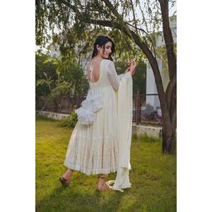 ชุดสูทปักผ้าจอร์เจียสำหรับผู้หญิง Malini - Product Image 5