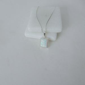 Collar de ópalo blanco con colgante de plata de ley, joyería con piedra de nacimiento de octubre, elegante collar de piedras preciosas, regalo para ella - Product Image 4