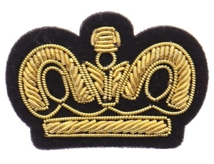 Badge Couronne de Luxe Brodé à la Main en Fil d'Or - Product Image 1