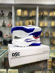 Chaussures d'entraînement de cricket DSC, chaussures de sport légères haute performance avec semelle durable pour les joueurs professionnels - Product Image 2