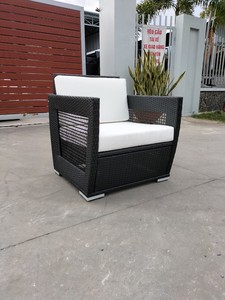 Ensemble de canapés en rotin d'extérieur avec coussins blancs, mobilier de jardin contemporain, sièges de patio en osier PE imperméable - Product Image 2