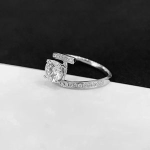 Anillo de boda de oro blanco puro de 10k 14k con diamantes cultivados en laboratorio de corte redondo estilo eternidad y engaste de púas - Product Image 2