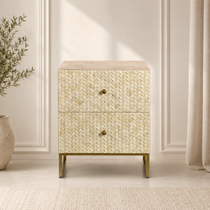 Mesa de Noche Tejida Estilo Boho con 2 Cajones, Mesa Auxiliar con Superficie de Madera y Patas de Metal, Mueble de Almacenamiento para Dormitorio - Product Image 1