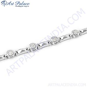 Bracelet tennis pour femme Art Palace en argent 925 plaqué rhodium avec cristaux de strass sertis clos, bijou classique pour tous les jours - Product Image 2