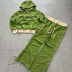 Ensemble survêtement femme personnalisé avec logo brodé, effet vieilli, lavé, pull à fermeture éclair intégrale, pantalon de survêtement et sweat à capuche - Product Image 4