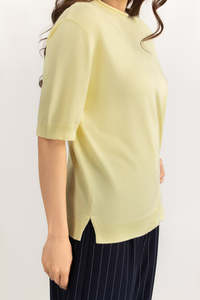 T-shirts confortables pour femmes, vente directe d'usine, best-seller, style minimaliste, jaune, manches courtes, tricot, coupe décontractée, streetwear Gen Z - Product Image 4