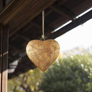 Adorno Metálico Premium en Forma de Corazón para Decoración Navideña y Colecciones de Regalos - Product Image 6