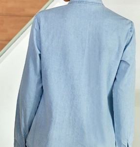 Chemise boutonnée en coton bleu clair pour femme, manches longues, couleur unie, coupe décontractée ample avec poches, toutes saisons - Product Image 3