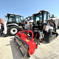 Chargeuse-pelleteuse compacte Hidromek 62 T avec composants essentiels : mini-chargeuse compacte, chargeuse frontale, moteur, pompe