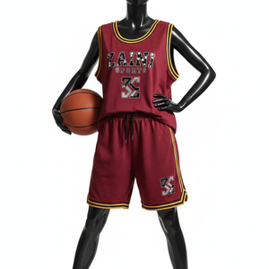 Ensemble short et maillot de basket-ball en mesh premium pour femme, polyester respirant 180 GSM, logo transfert thermique or bordeaux, ensembles pour femmes - Product Image 6