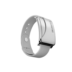 Pulsera Inteligente con Rastreador GPS SKOEGLE, Botón SOS para Niños y Ancianos, Batería Recargable, Rastreo en Tiempo Real, Wi-Fi, 4G, 5G, Android, Detección de Caídas - Product Image 1
