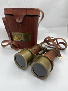 Jumelles d'imitation antique, faites à la main, avec housse en cuir poli et lustré, ceinture en laiton massif, cadeaux - Product Image 5