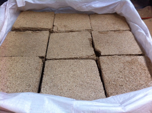 Paca de Aserrín, Bloque de Aserrín, Bloque de Aserrín para Cama de Animales, Paca de Aserrín Comprimido – Material de Cama Natural - Product Image 2