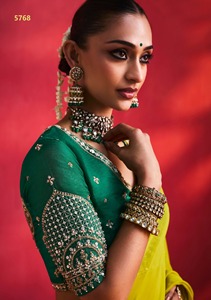Sari brodé magnifique pour femme, idéal pour mariage, fête ou occasion festive, tenue ethnique traditionnelle au look élégant et design. - Product Image 2