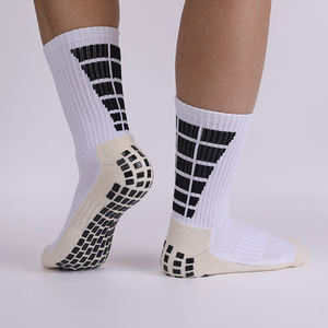 Chaussettes de sport rouges à motif géométrique avec semelle antidérapante pour le basketball, pour adultes, vêtements de sport d'été - Product Image 5