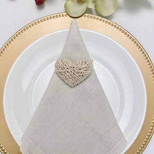 Anneau de serviette en macramé en forme de cœur rose, parfait pour une décoration de table romantique faite à la main et un accessoire de table mignon en provenance d'Inde. - Product Image 4